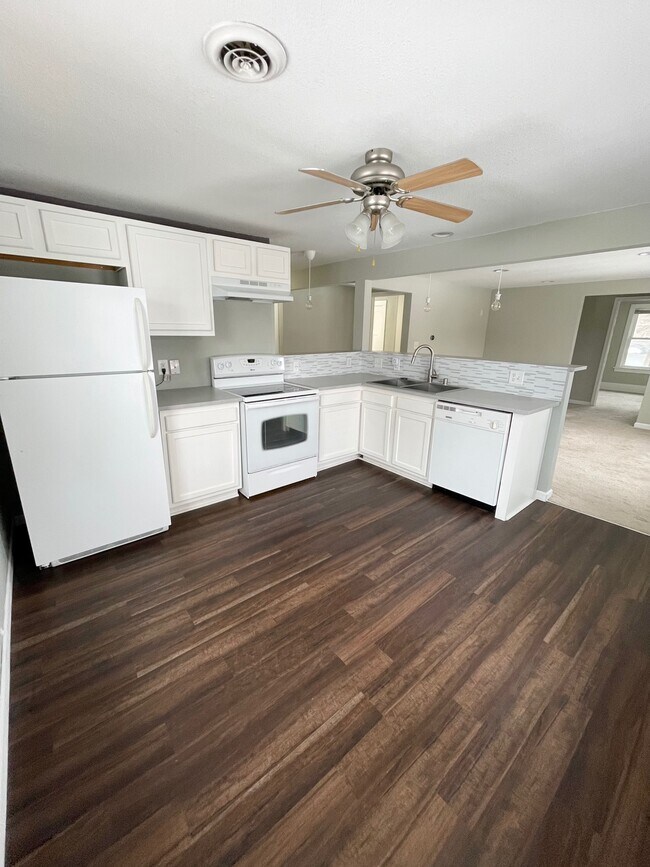 Kitchen - 337 Prospect Ave