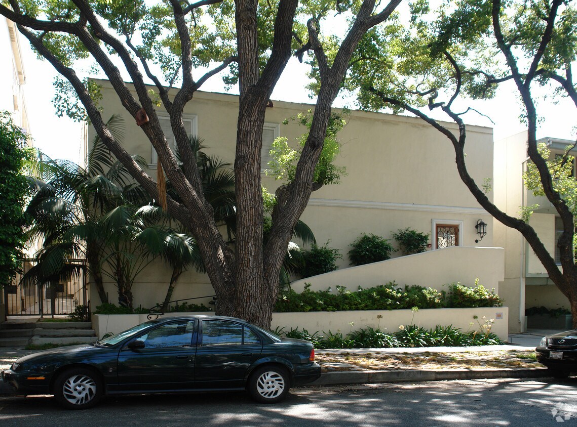 Foto del edificio - 1120 N Flores St