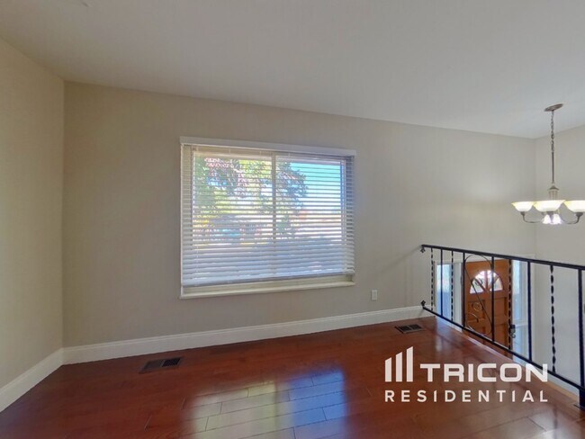 Foto del edificio - 3134 S Richfield St