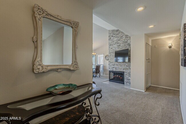 Foto del edificio - 9707 E Mountain View Rd