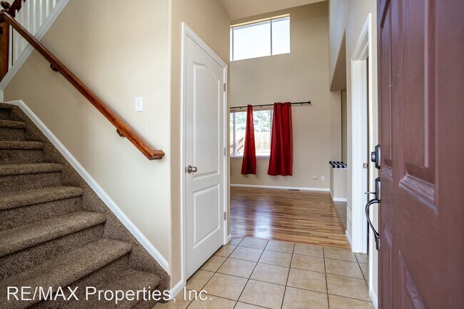 Building Photo - 4 br, 3.5 bath House - 8177 Kettle Drum St...