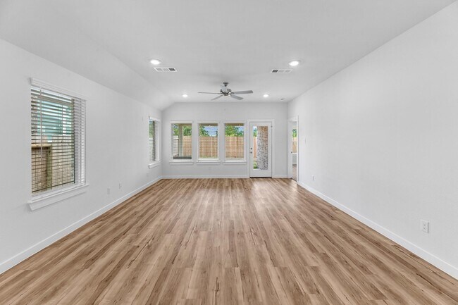 Building Photo - 17219 Bluebonnet Creek Trl