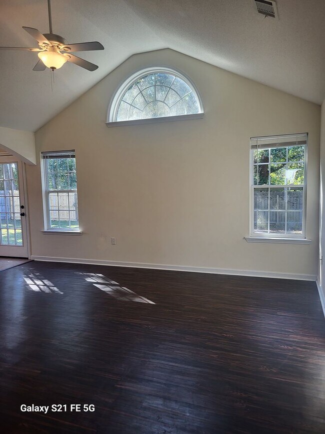 Foto del edificio - Beautiful 3/2 Near Moody Air Force Base