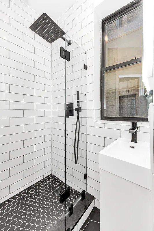 Foto del edificio - 28 Bedford St