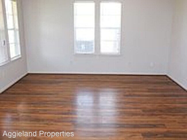 Foto del edificio - 3 br, 1.5 bath House - 3206 Chapel Ct