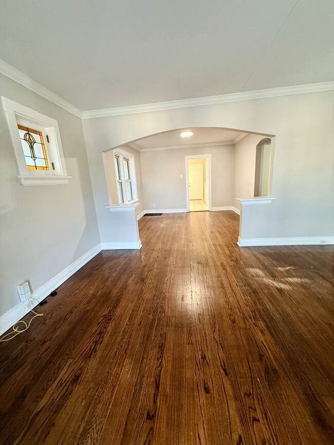 Building Photo - 6540 Southwest Ave