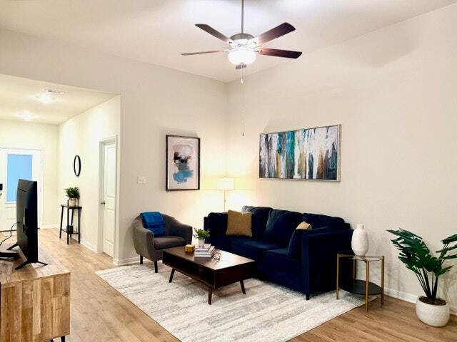 Foto del edificio - 429 Sunny Highlands Dr