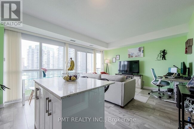 Building Photo - 165 Legion Rd N