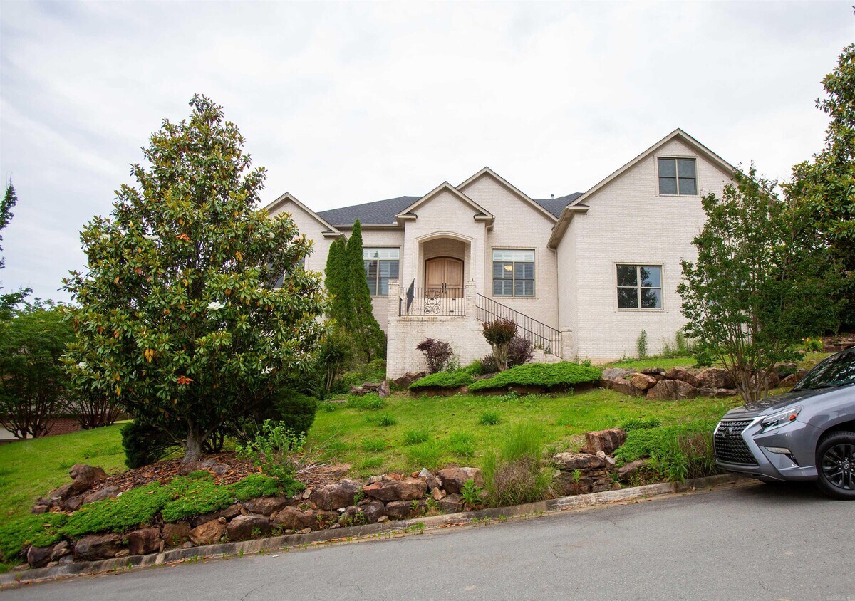 67 Bellegarde Dr, Little Rock, AR 72223 House Rental in Little Rock