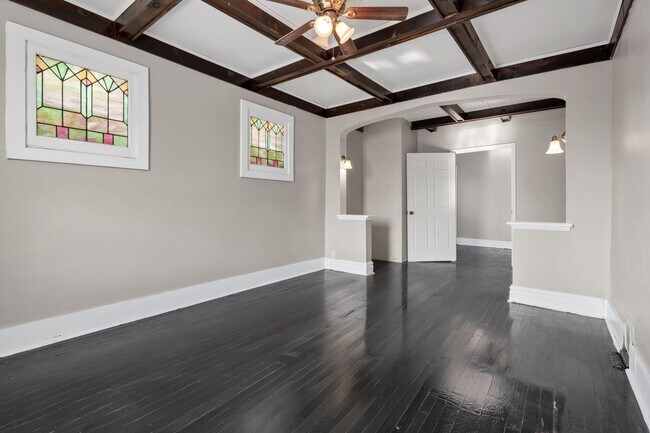 Foto del edificio - 3915 Schiller Pl