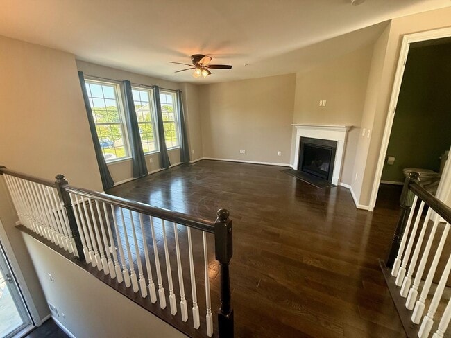 Building Photo - Upscale Millersville Townhouse with garage