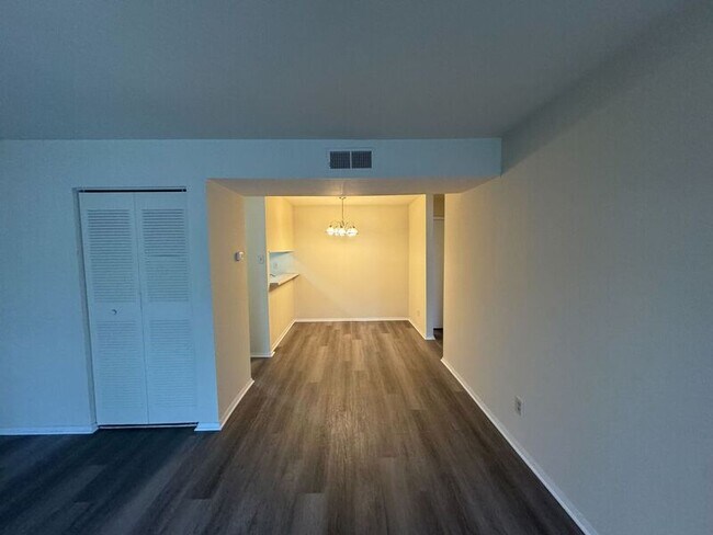 Foto del edificio - 2241 Sedgwick St