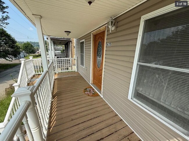 Foto del edificio - 635 Valley St