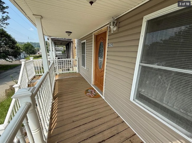 Photo - 635 Valley St House