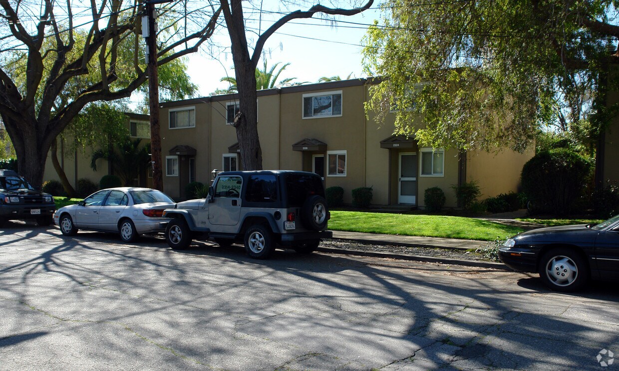 Foto principal - 2314-2340 Williams St