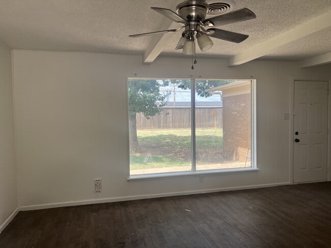 Foto del edificio - 5420 39th Dr