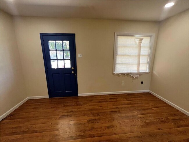 Foto del edificio - 715 Community St
