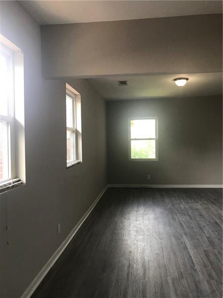 Foto del edificio - 594 Parkway Dr NE