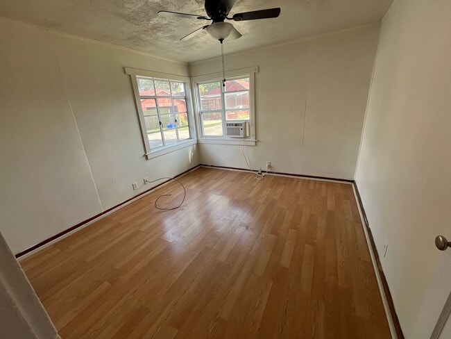 Photo - One Bedroom House in Roxana