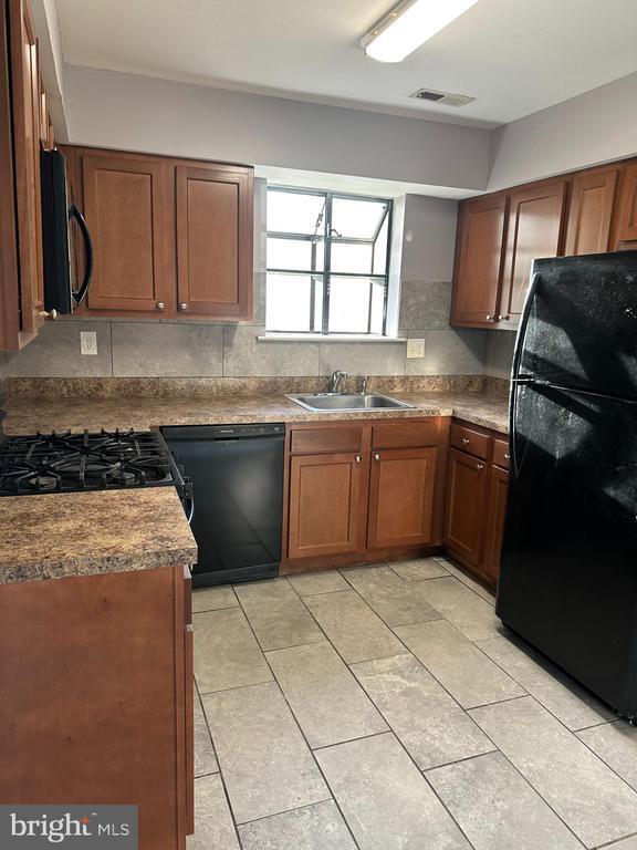 22 Maynard Dr, Gloucester Township, NJ 08081 House Rental in