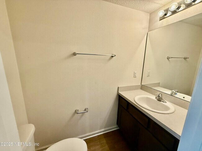 Foto del edificio - 8006 Echo Springs Rd