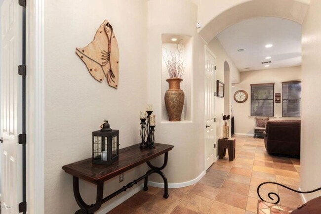 Foto del edificio - 908 Elm St