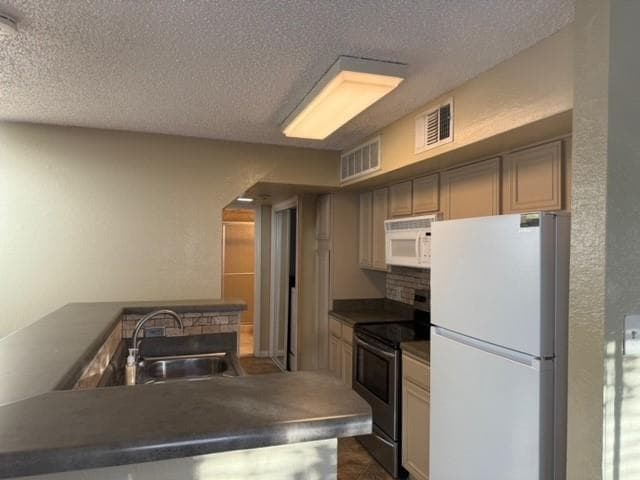 Building Photo - 2311 Basil Dr