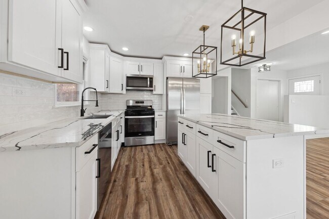 Foto del edificio - 4647 Johnson Ave