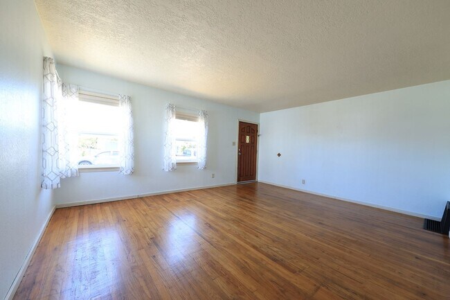 Foto del edificio - 2/1 House with bonus space