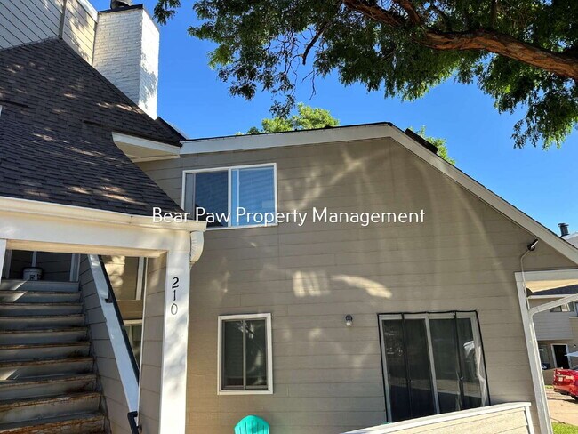 Foto del edificio - "Charming One Bedroom in Lakewood"