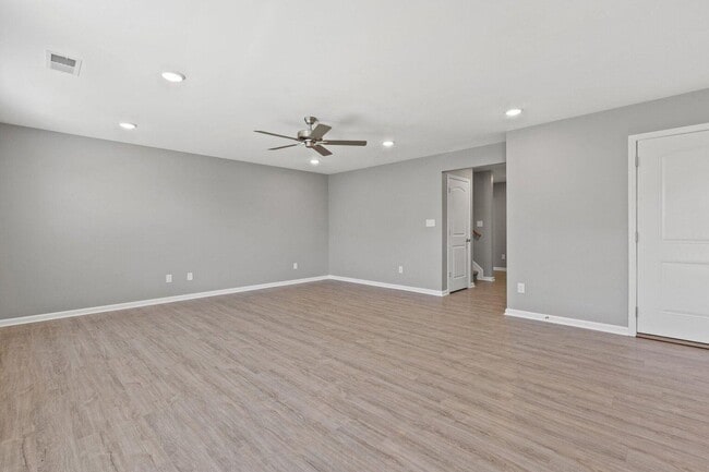 Foto del edificio - 6089 Arbor Wds Wy