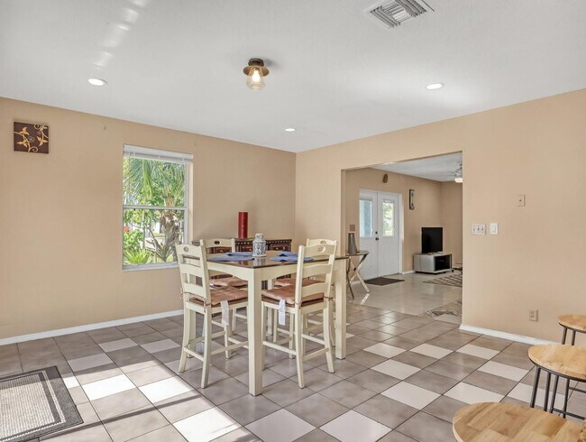 Foto del edificio - 1950 Wisteria St