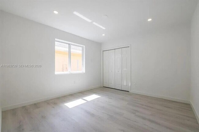 Building Photo - 1555 NW 34th St