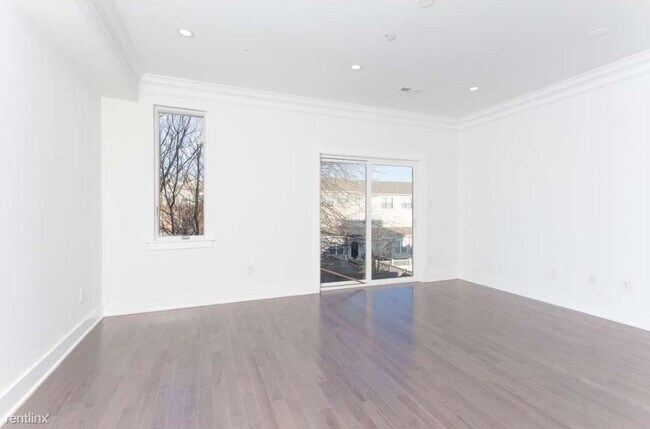 Foto del edificio - 3 br, 2 bath Duplex - 1343 N 7TH ST Unit 1