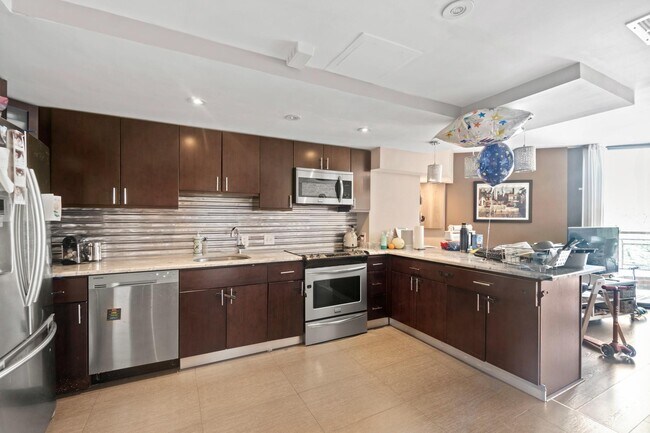 Foto del edificio - 1099 22nd St NW