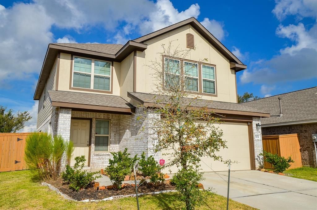 Building Photo - 5434 Logan Dale Dr