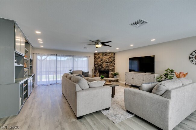 Foto del edificio - 2587 Swan Ln