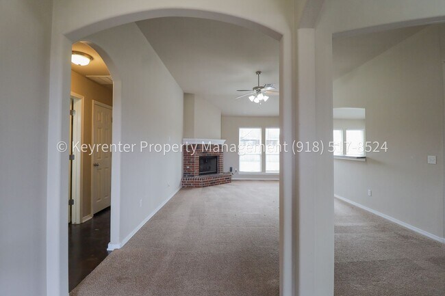 Foto del edificio - 3 Bed | 2 Bath | Broken Arrow
