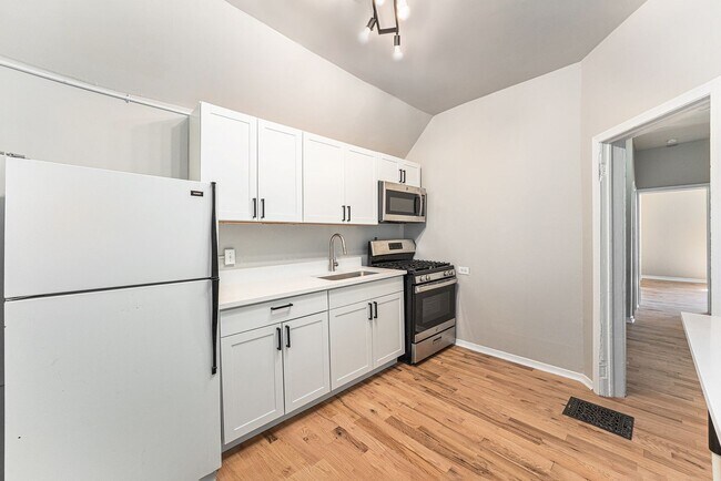 Foto del edificio - Charming 2 Bed 1.5 Bath in West Wash Park!