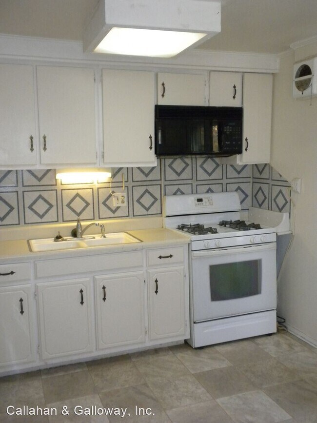 Building Photo - 2 br, 1 bath House - 817 N. William