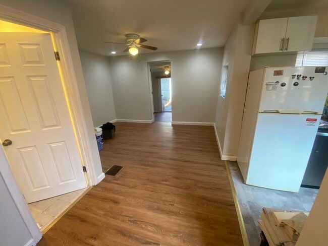 Building Photo - 243 Hurley St