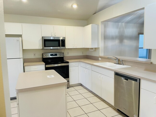 Building Photo - 2361 White Sands Ct NE