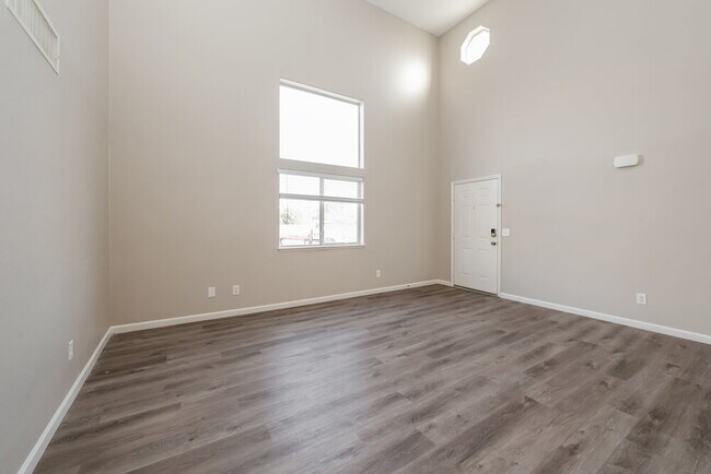 Foto del edificio - 6101 Bardstown Dr