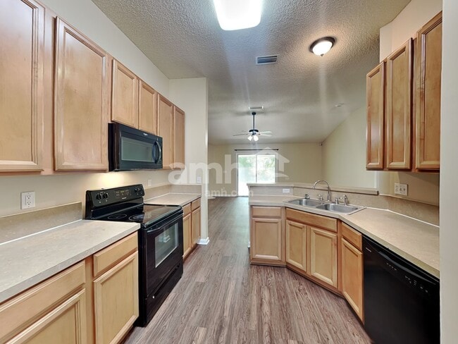 Building Photo - 6521 Skyler Jean Dr