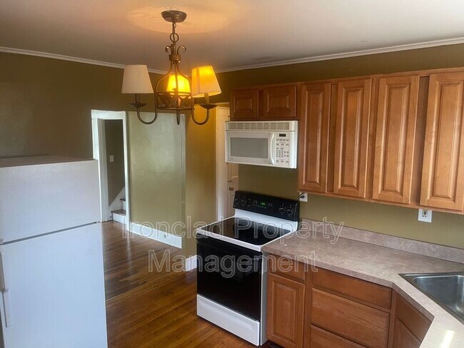 Foto del edificio - 449 Newfield St