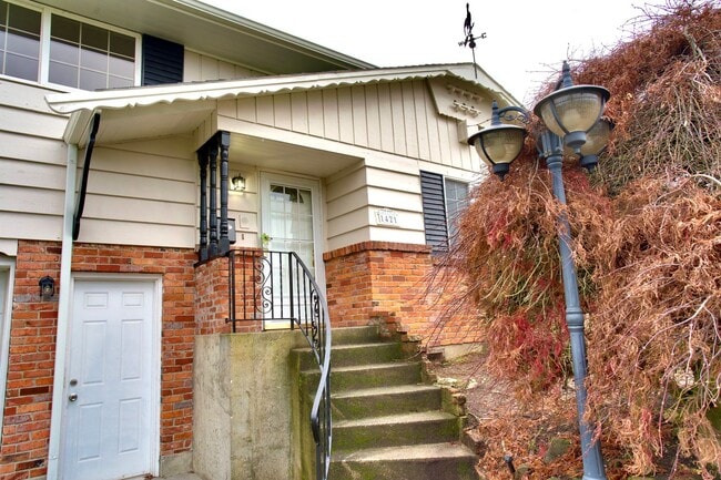 Building Photo - 4 bedroom Home on Highland St in Tacoma