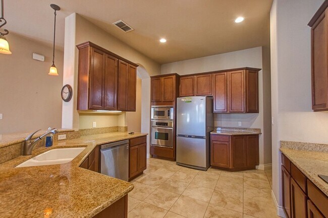 Building Photo - Comanche Trace on Golf Course