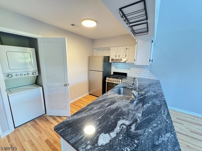 Foto del edificio - 2 Stowe Ct