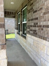 Building Photo - 1214 Oak Barrel Run