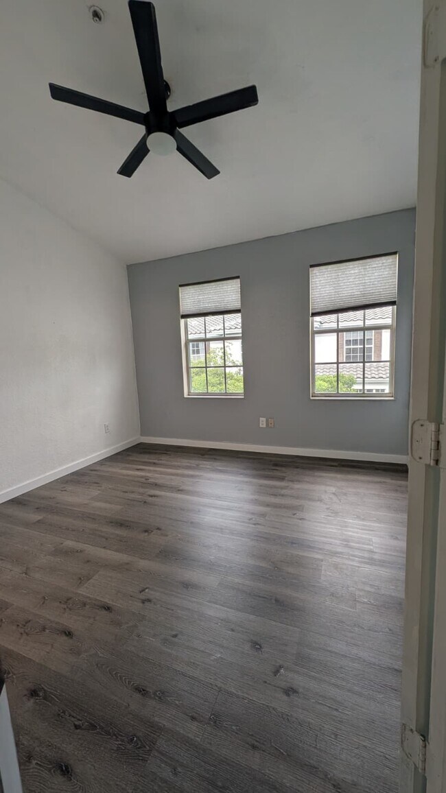 Foto del edificio - 721 SW 148th Ave